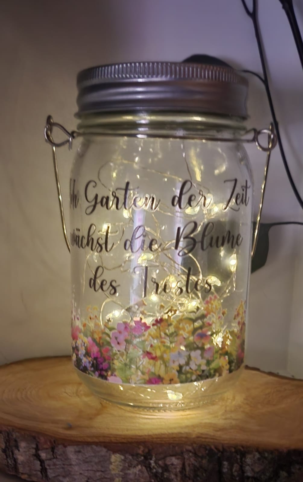 Personalisierte Solar-Grablampe mit Bild, Wunschmotiv und Wunschtext UV-Druck