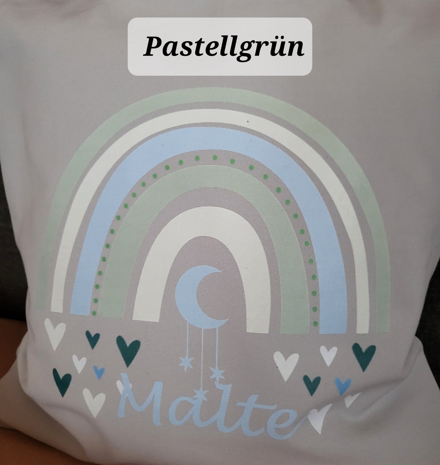 Kissen personalisiert für Kinder, Geburt; Kissenbezug 40x40 cm aus Bio- Baumwolle in beige oder grau mit Regenbogen und Namen